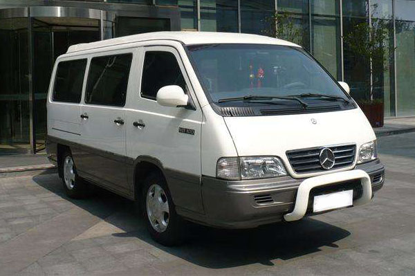 10-12座奔驰商务车